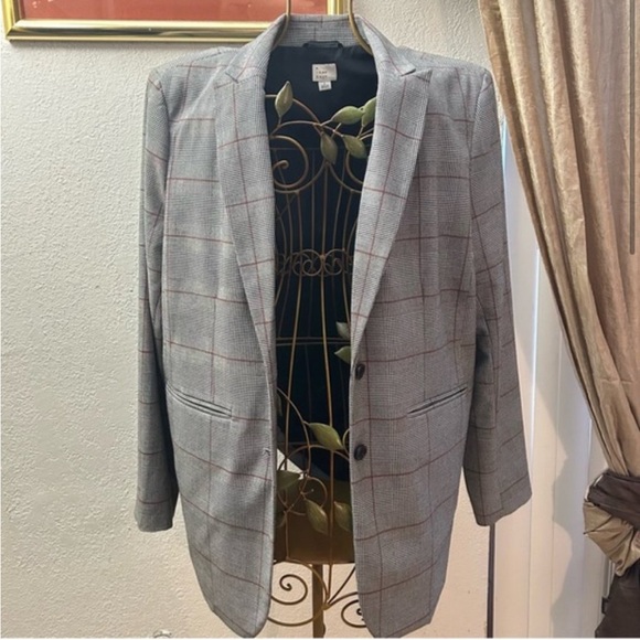 Women’s Plaid Oversized Blazer - Picture 3 of 9